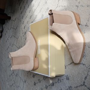 Michael Kors Lottie Flat bootie beige size 8.5